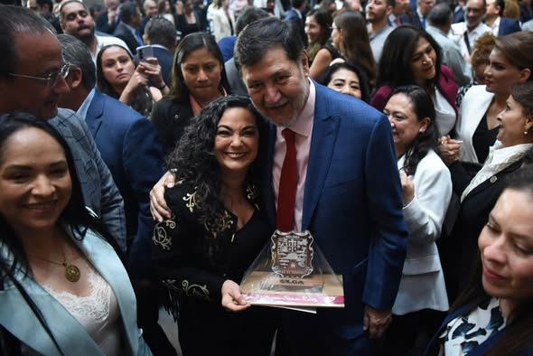 Senadora Olga Sosa Ruiz asiste al informe de Noroña; se reduce la pobreza y la desigualdad, valores de la cuarta transformación