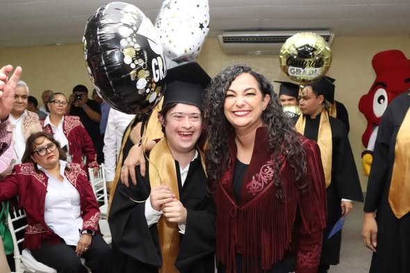 “Estamos comprometidos con la inclusión educativa” sostiene Olga Sosa en graduación de Cecati 24