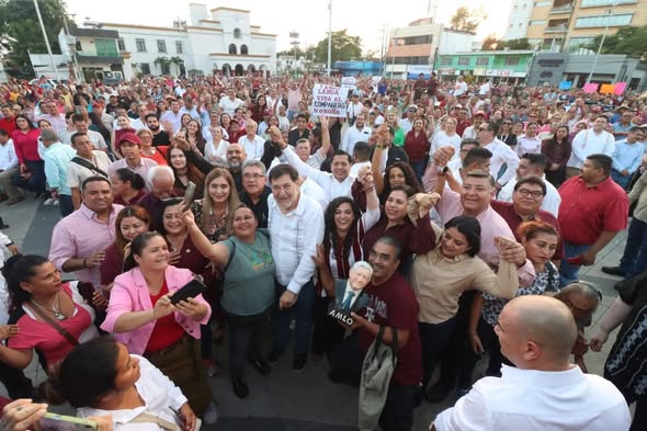 Realizan Gerardo Fernández Noroña y Olga Sosa Ruiz asamblea informativa en el sur de Tamaulipas