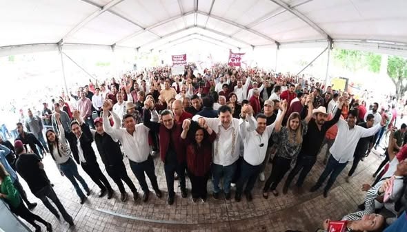 Fernández Noroña y Olga Sosa Ruiz ante victorenses hablan de las doce reformas para beneficiar al pueblo.